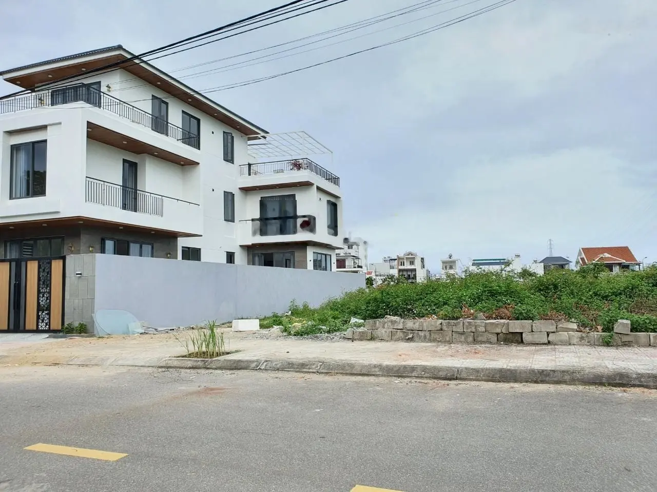 Bán đất biệt thự đường bùi thiện ngộ ( 300 m2 , đông nam ) - hoà xuân , cẩm lệ .