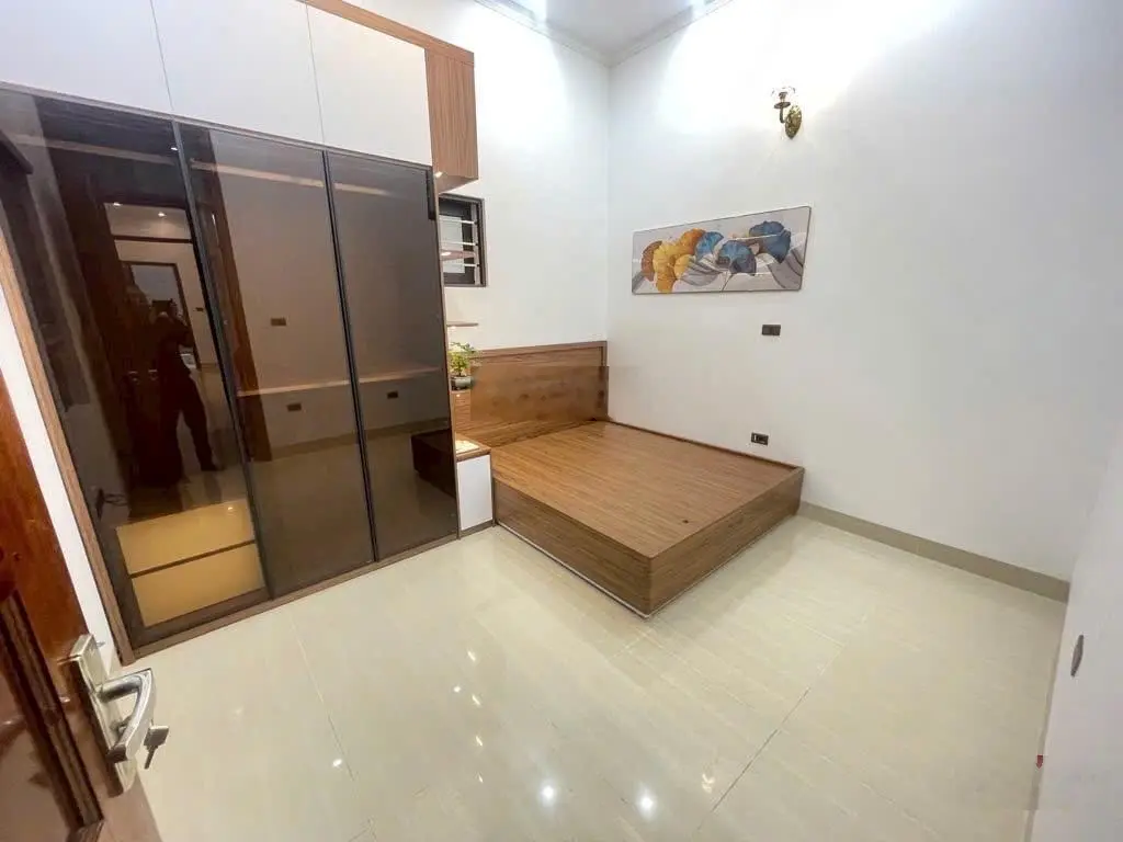 Bán nhà khu ngã tư sở dt 60m x 5 tầng. Giá 8.2 tỷ