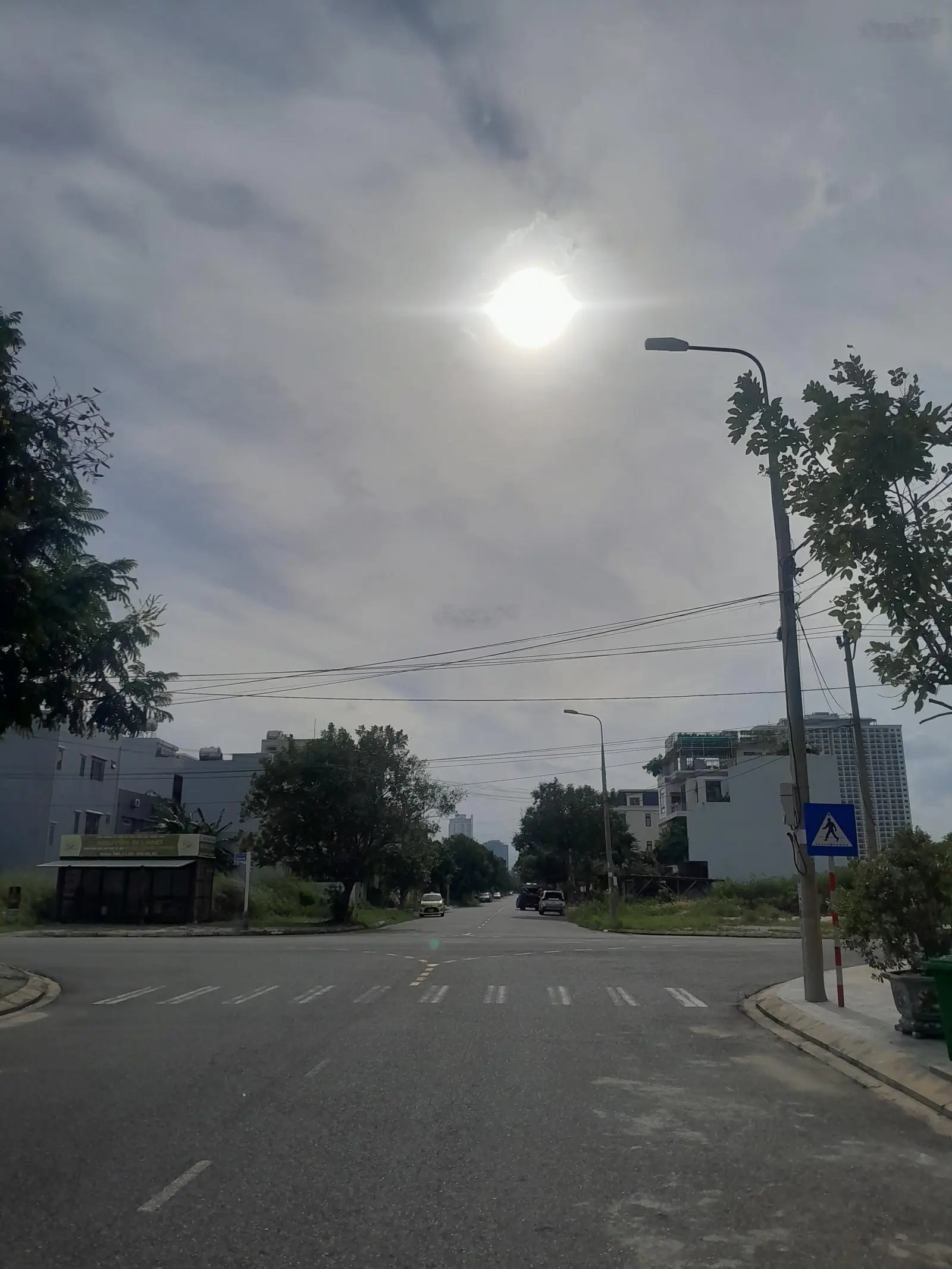 Tôi cần bán lô đất 150m2 đường nguyễn đình Hoàn sơn trà Đà Nẵng