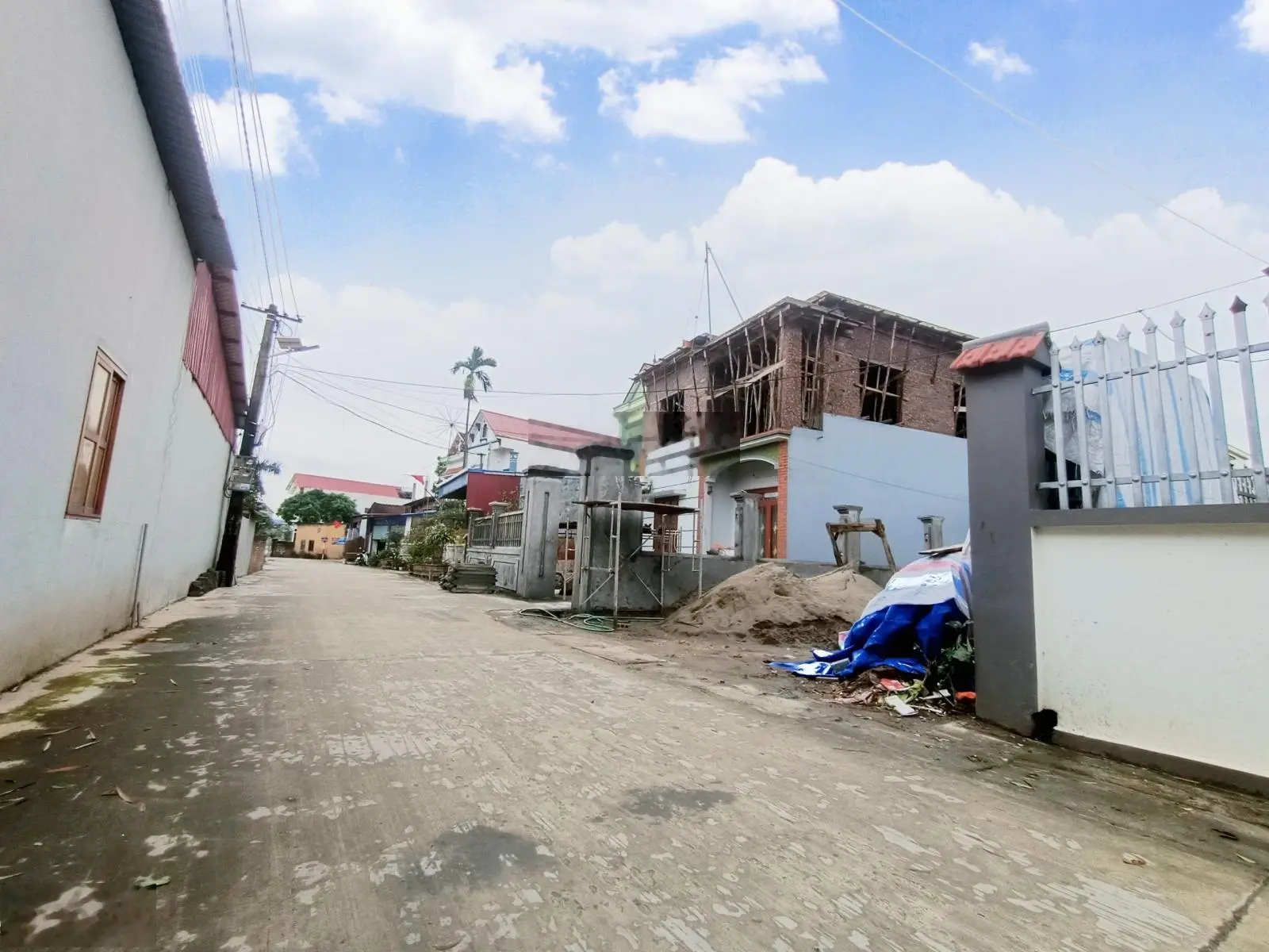 Chủ bán gấp giá rẻ nhất 150m2 Hiền Ninh, Sóc Sơn trục chính, 2 ô tô tránh nhau Chốt Linh Động