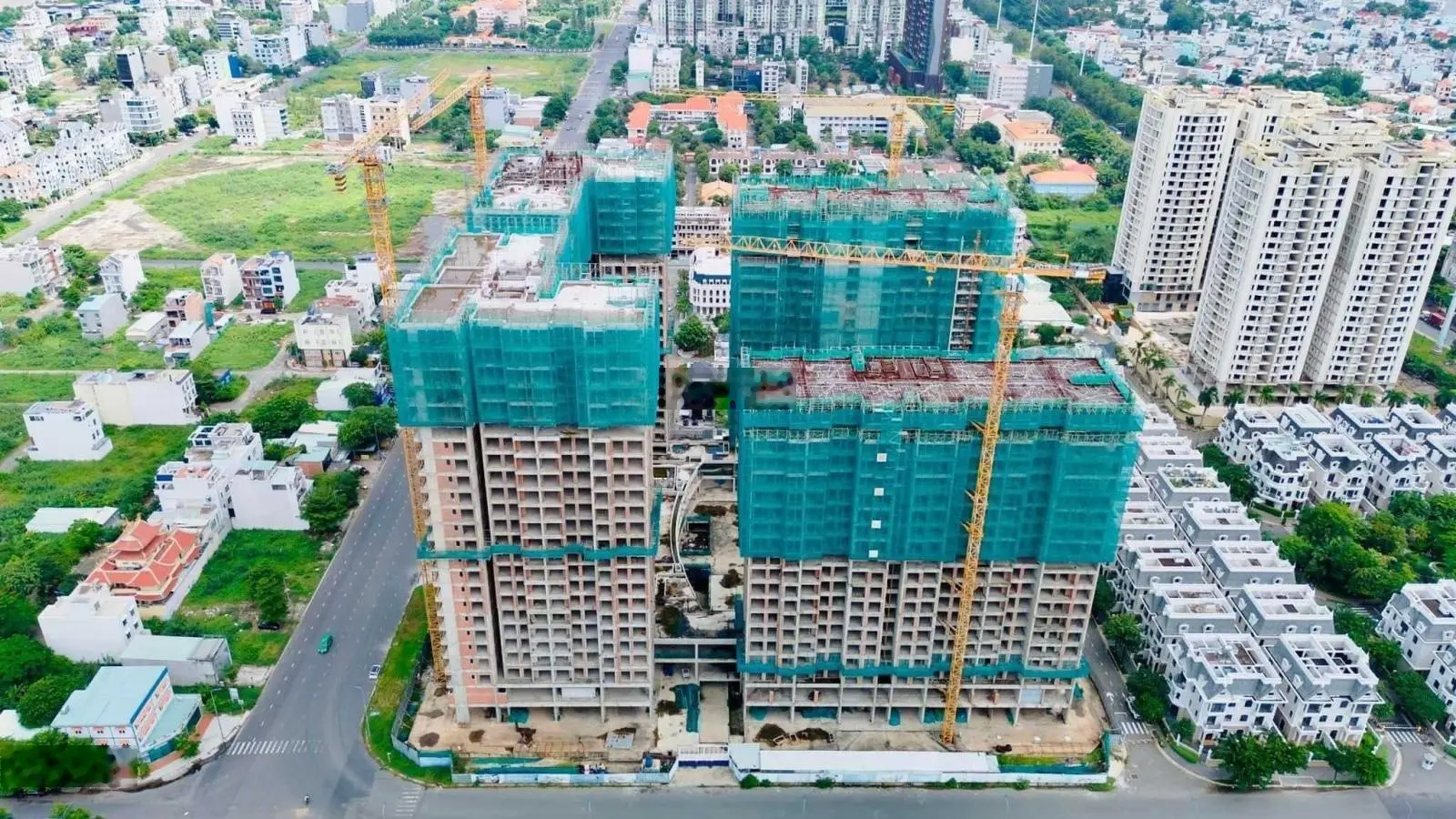 Bán căn 3PN. Giá bao VAT 5.2 tỷ, view Đông Nam mát mẻ. Tầng cao thanh toán 55% ngưng nhận nhà.