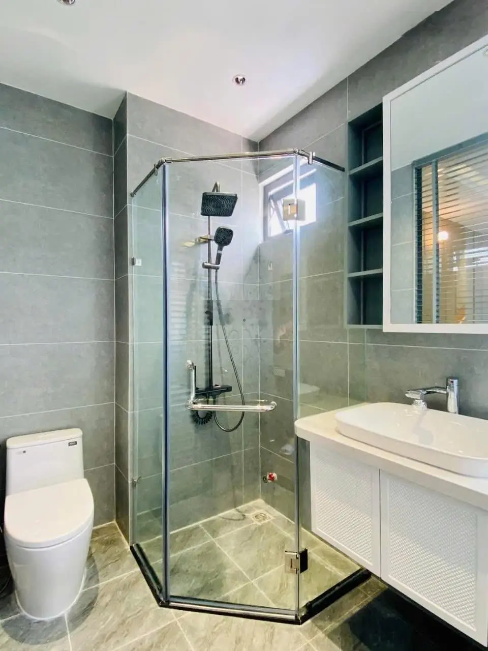 2 Căn siêu phẩm mặt tiền, Nguyễn Văn Khối P11, 4m x 19m. 5 lầu - thang máy=14 tỷ