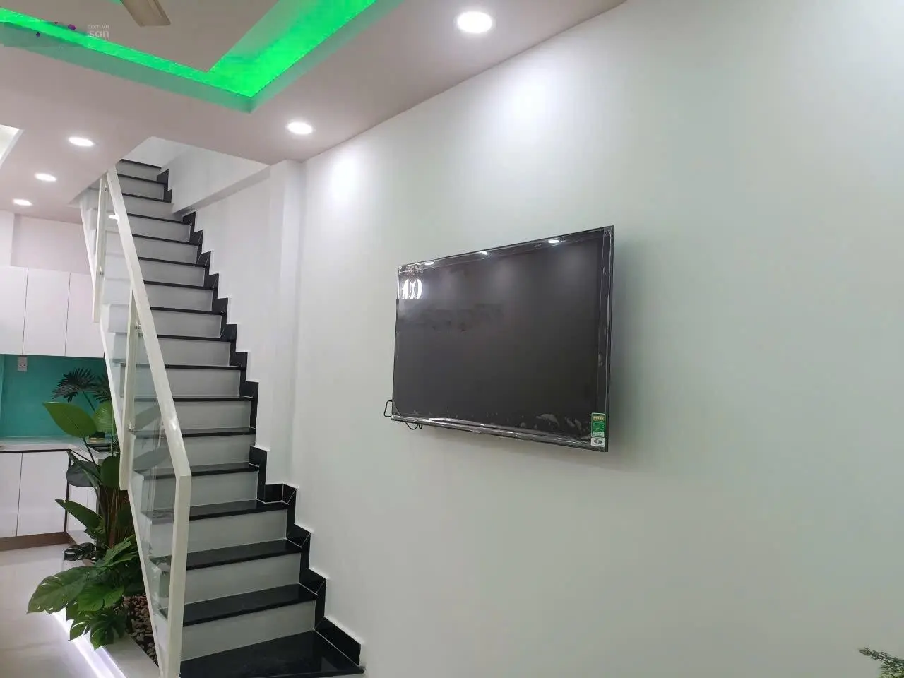 Bán Nhà Đẹp lung linh hồ Thành biên Phường bốn quận 8. Tặng nội thất cao cấp