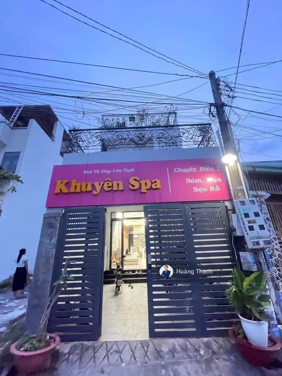 Bán nhà 1 trệt 1 lầu + trên có sân thượng gần chợ Dĩ An 1 đang kinh doanh spa