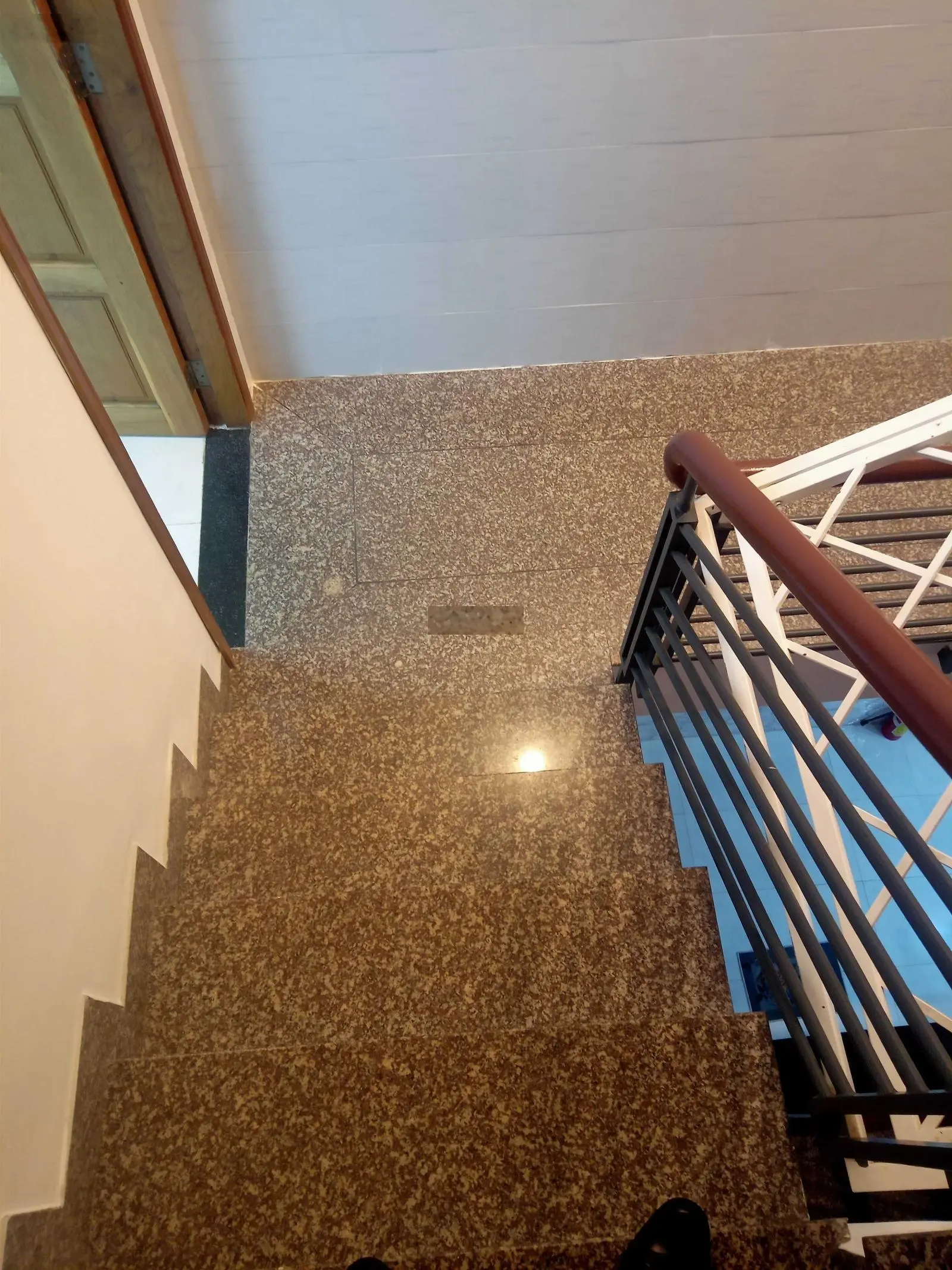 Mặt tiền Lê Quốc Trinh (5 tầng; 3,5mx17,5m). Giá 8,9 tỷ