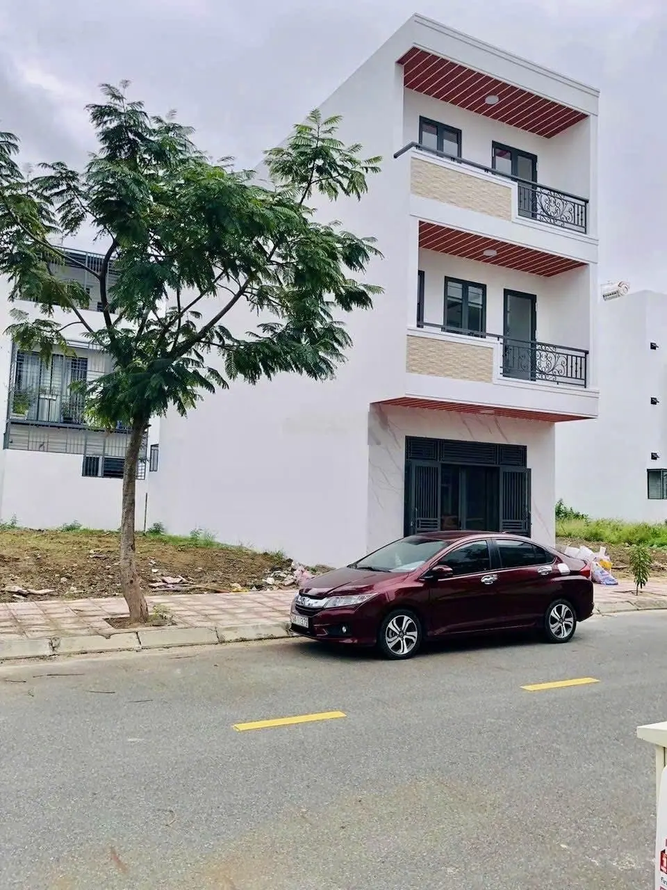 Bán nhà 3 tầng mới kđt hà quang 1 , nhà rất mới giá tốt nhất khu vực / ac xem nhà 0379968911 em thu