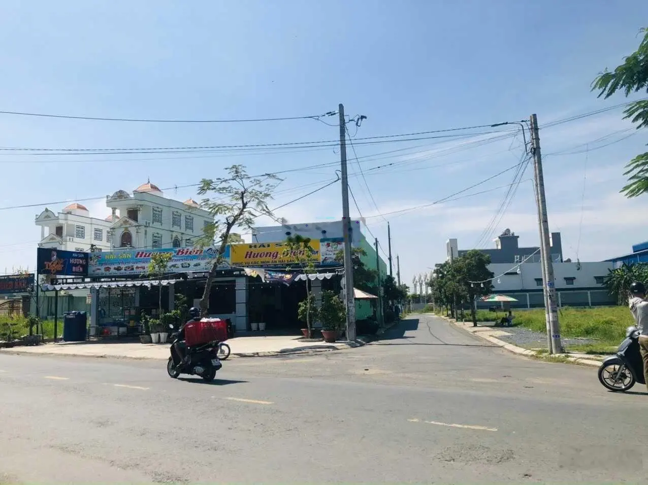 Bán 100m2 đất thổ cư. Mặt tiền đường Đinh Đức Thiện. Sổ riêng