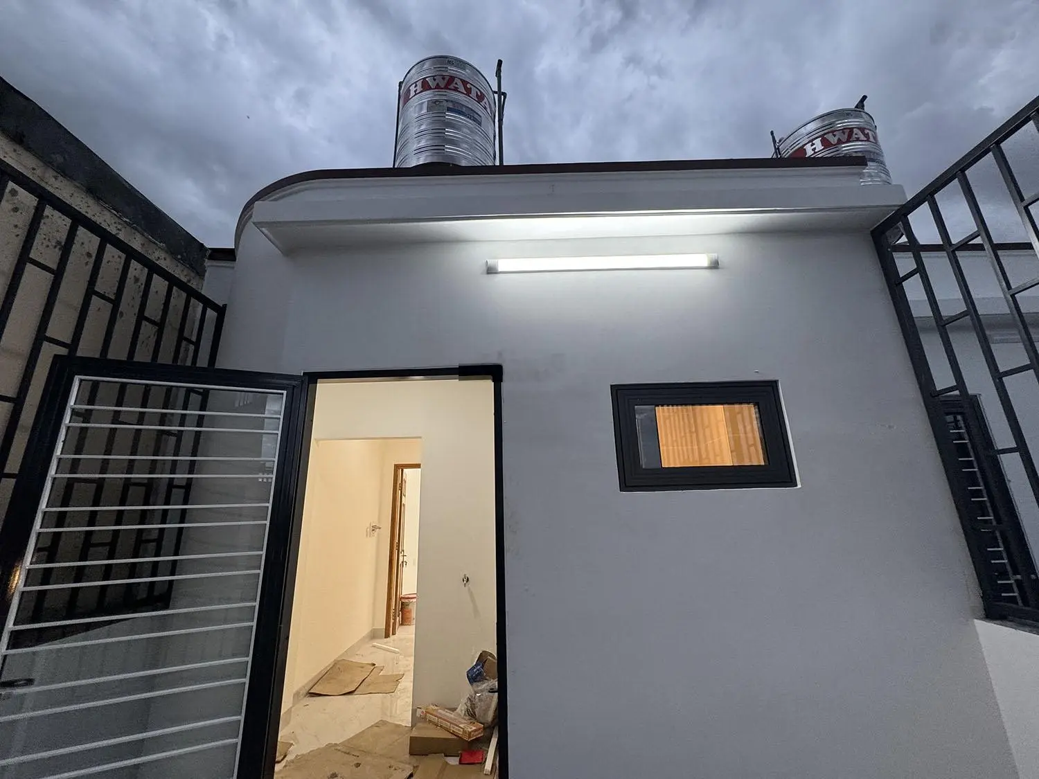 Tuyệt phẩm đẹp lung linh 3 lầu (4mx12m=48m2 vuông vức) mới 100% hẻm xe hơi khu VIP Hồ Xuân Hương