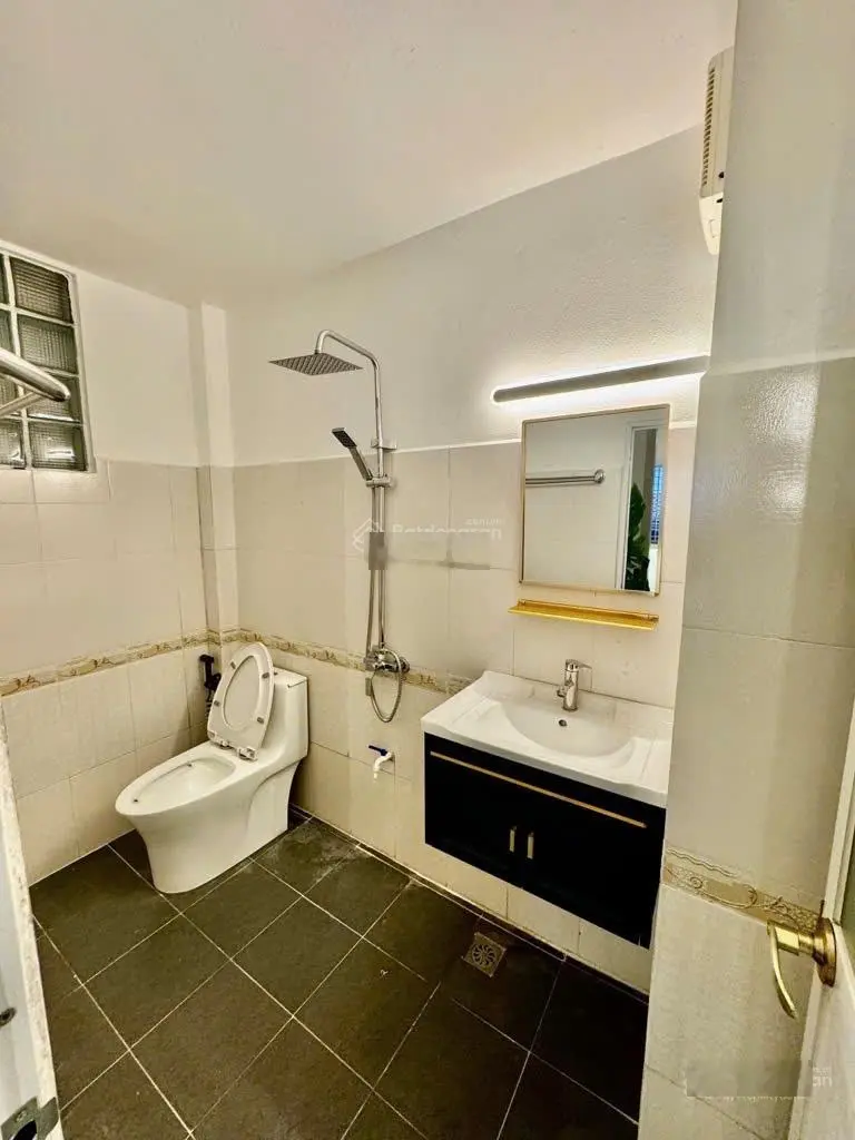 Nhà Đẹp - Hơn 5 tỷ - 5 Bước ra Hồ Tây - Nhà Đẹp - Ngõ Rộng