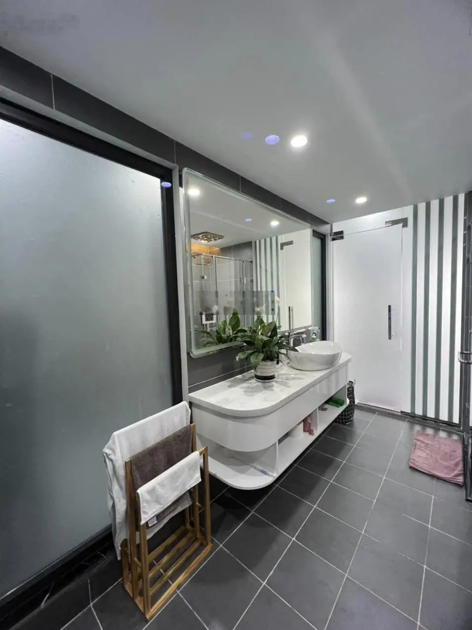 Nét căng! Nhà Hồ Ba Mẫu - Xã Đàn, gara ô tô, vài bước ra phố, hồ điều hòa 71m2*5T*4.5m MT