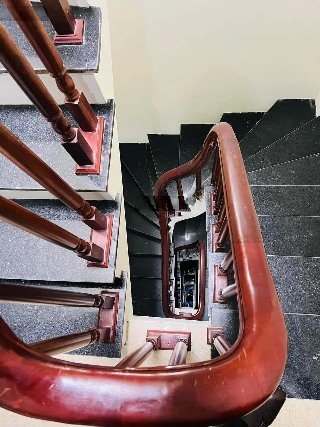 Bán gấp nhà siêu hiếm Phú Diễn. 70m2 x 7 tầng dòng tiền ổn định 13 phòng khép kín full nội thất