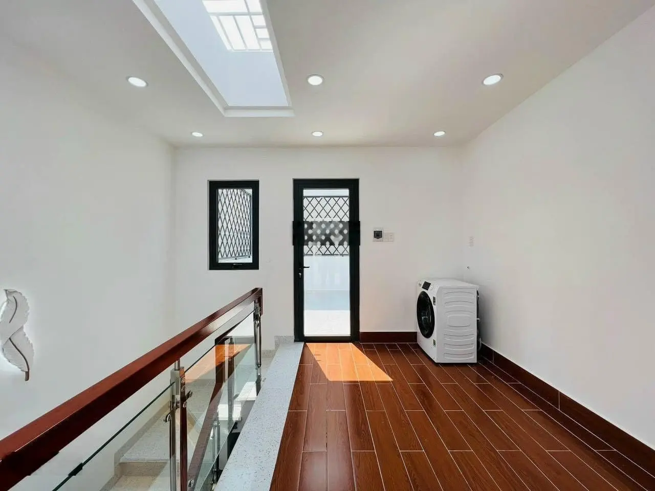 Ngộp ngân hàng bán gấp nhà 51m2 Nhất Chi Mai, Tân Bình. SHR. LH 0708 052 *** Phụng