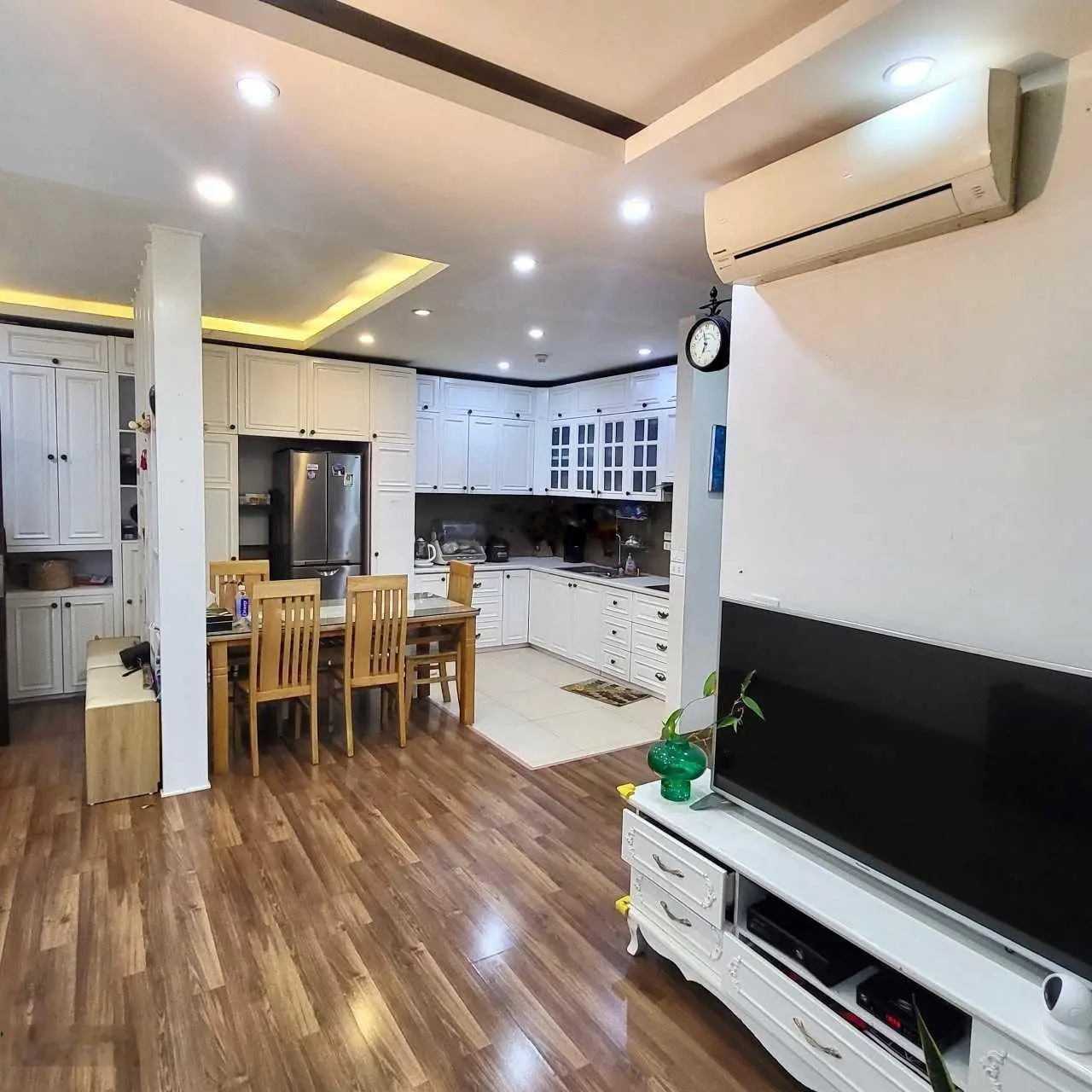 Uy tín - Cập nhật hàng bán D'. El Dorado - Lạc Long Quân - giá từ 2,6 tỷ - LH 0988 072 ***