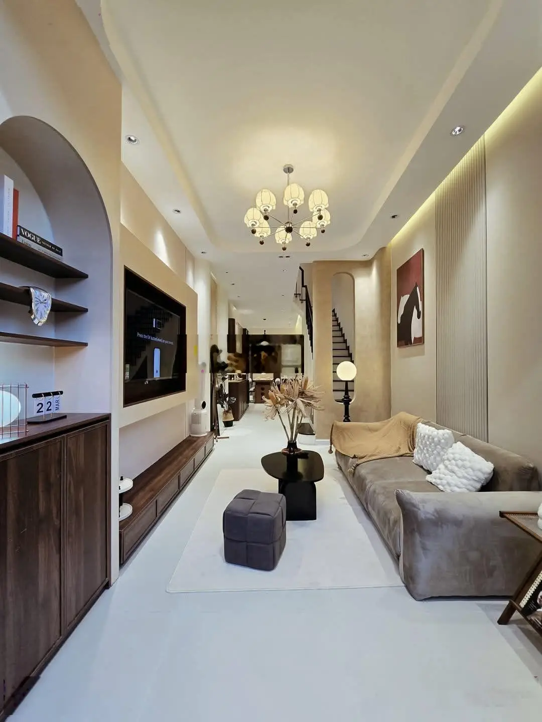 NHÀ ĐẸP 3 tầng full nội thất sang trọng đường HOÀNG DIỆU