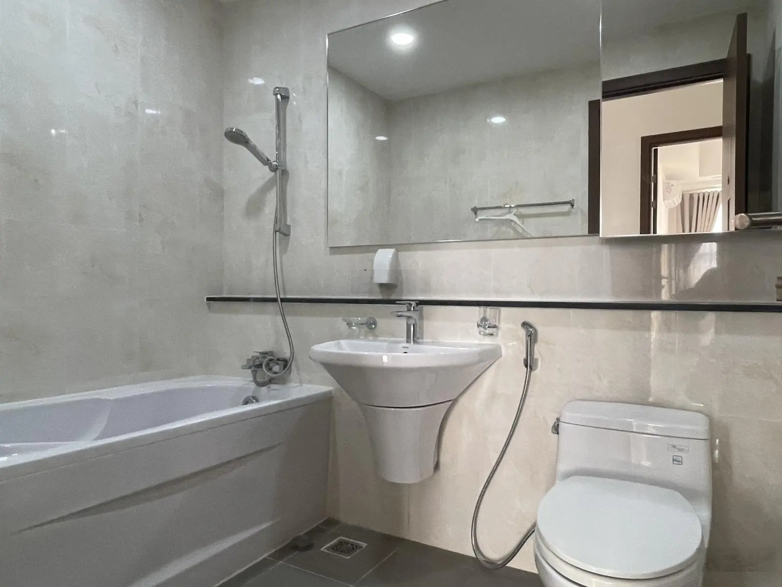 Bán căn hộ cao cấp tại Blooming Tower Đà Nẵng - Giá tốt nhất chỉ 4,2 tỷ, 135m2