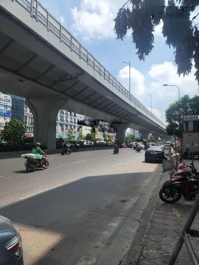 Bán Gấp Căn Lô Góc + Mặt Tiền . Đường .Trần Phú _ Hà Đông , DT 40m2 , 4 Tầng , Giá : 16 Tỷ