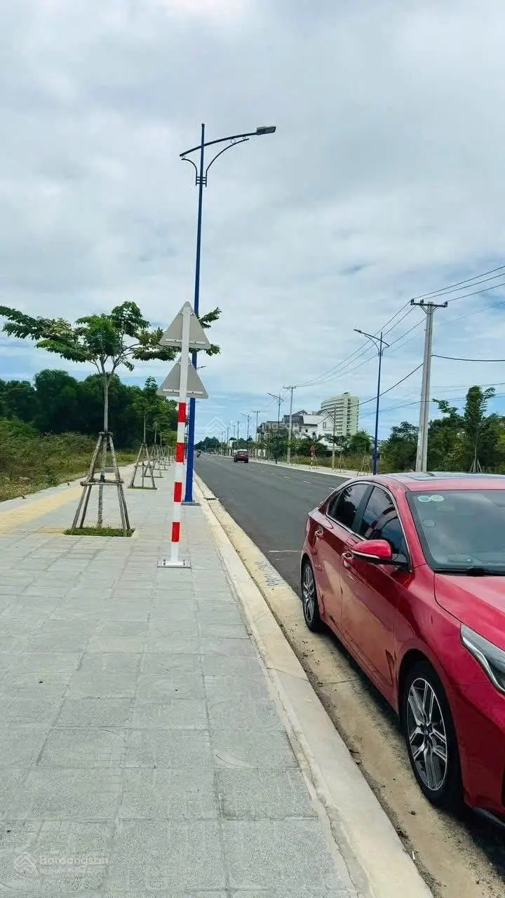 Chính chủ cần bán nhà và quán cf mặt tiền đường lớn lê đại hành Long tâm tp bà rịa DT: 13.6x19 12ty