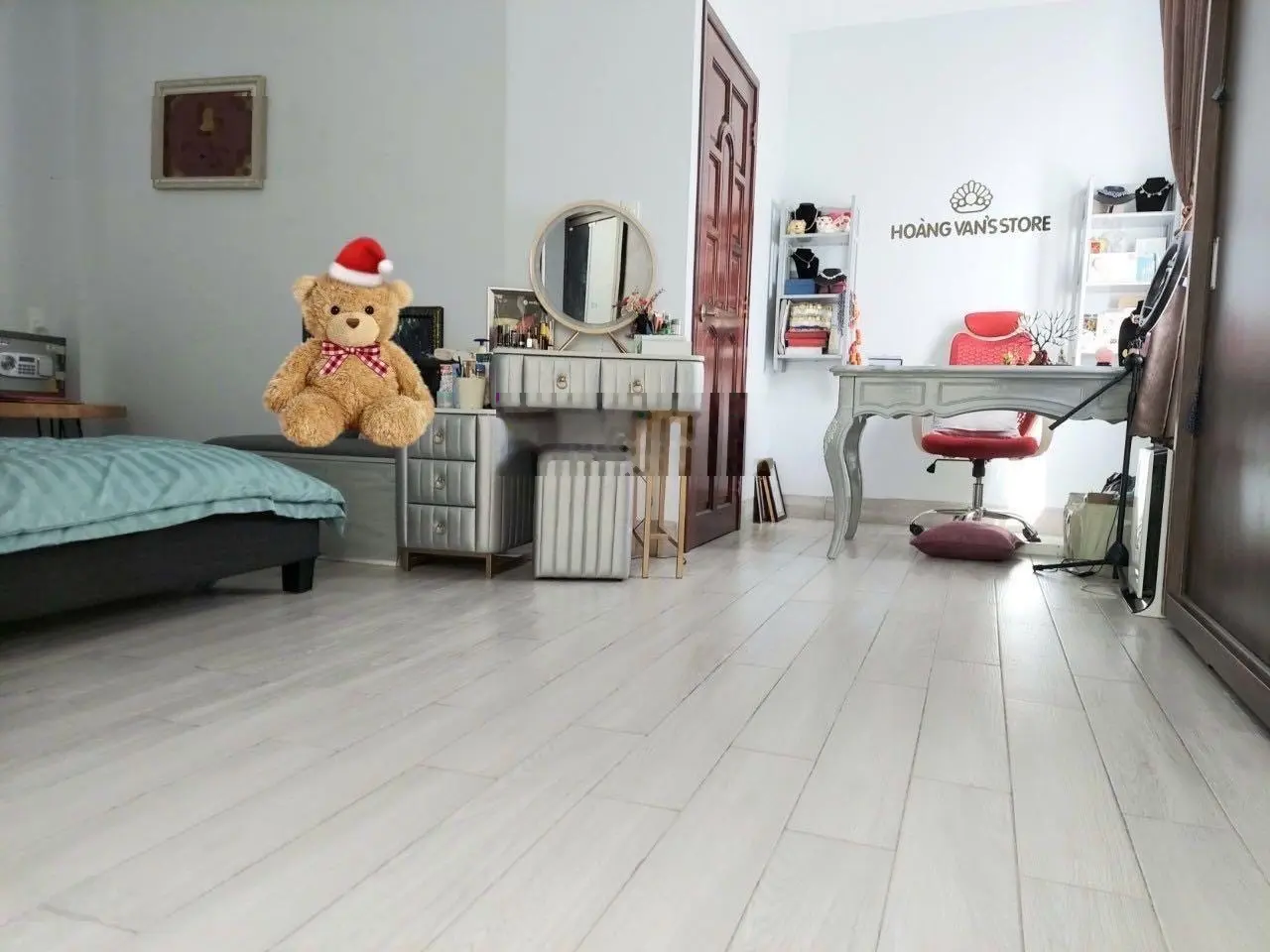Quận 7- nhà 4 tầng- 6x16m- xe hơi tới nhà- lô góc không lộ giới- chỉ hơn 8 tỷ