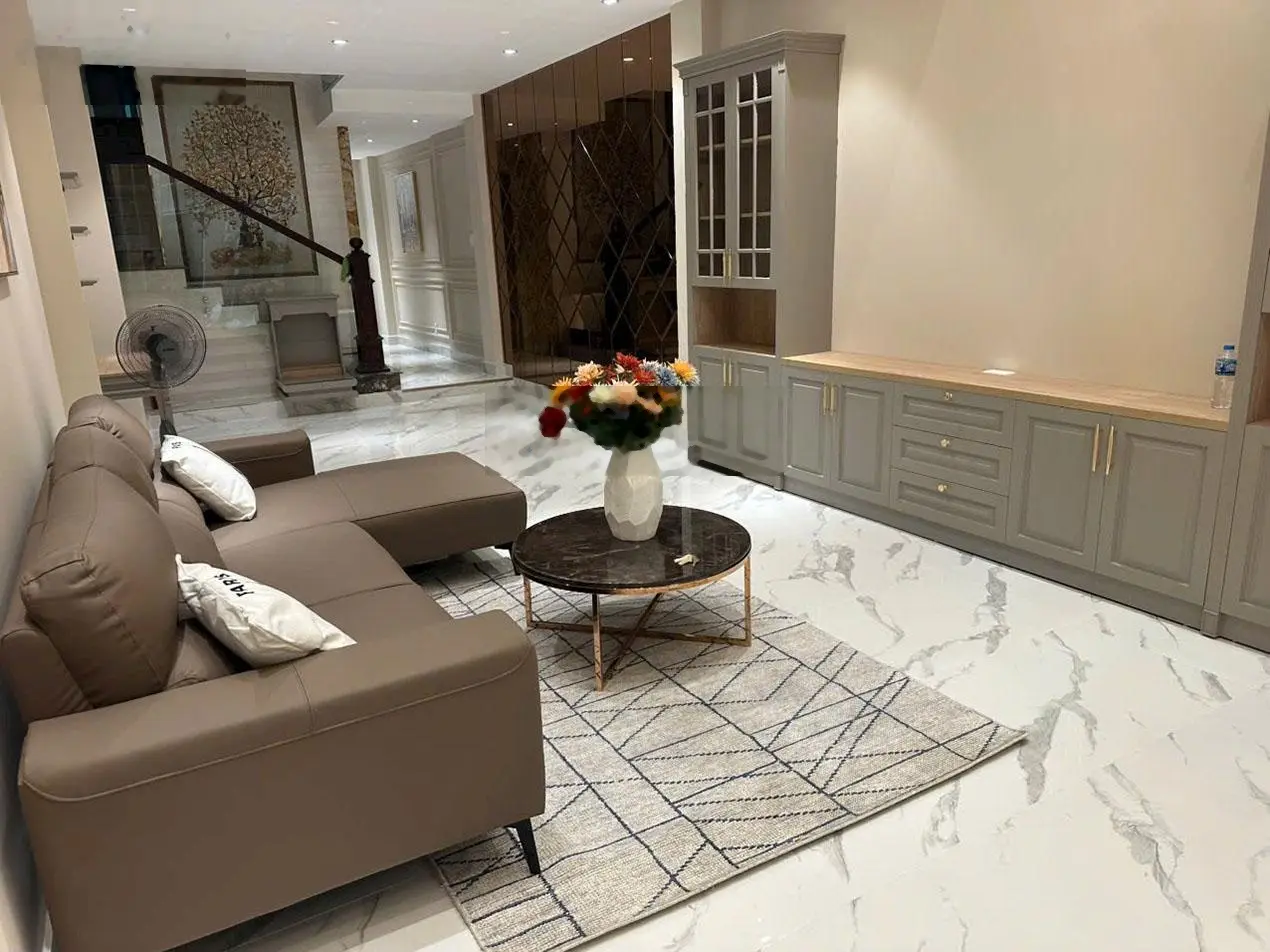 Nhà phố 5 lầu có thang máy, gara ôtô, full nội thất cao cấp khu kinh doanh sầm uất Đinh Công Tráng