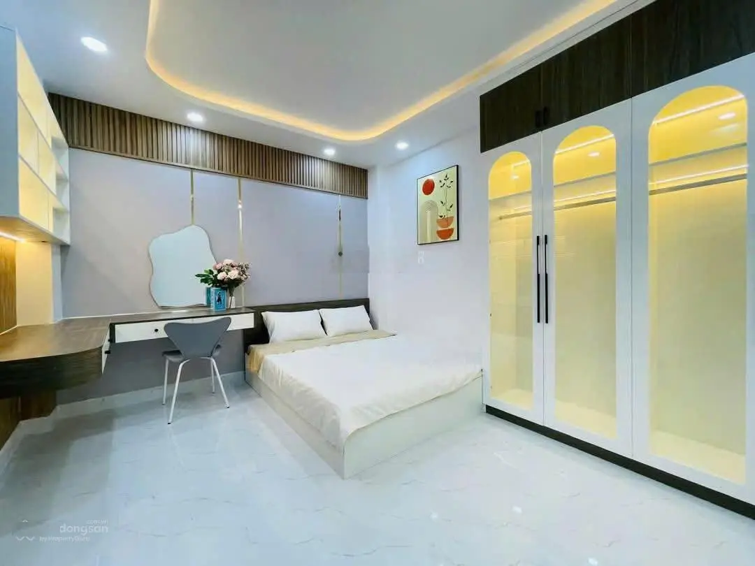 Bán nhà mặt phố, vị trí đắc địa Đ. Vĩnh Khánh - P. 9 - Q. 4, đang cho thuê 30 triệu