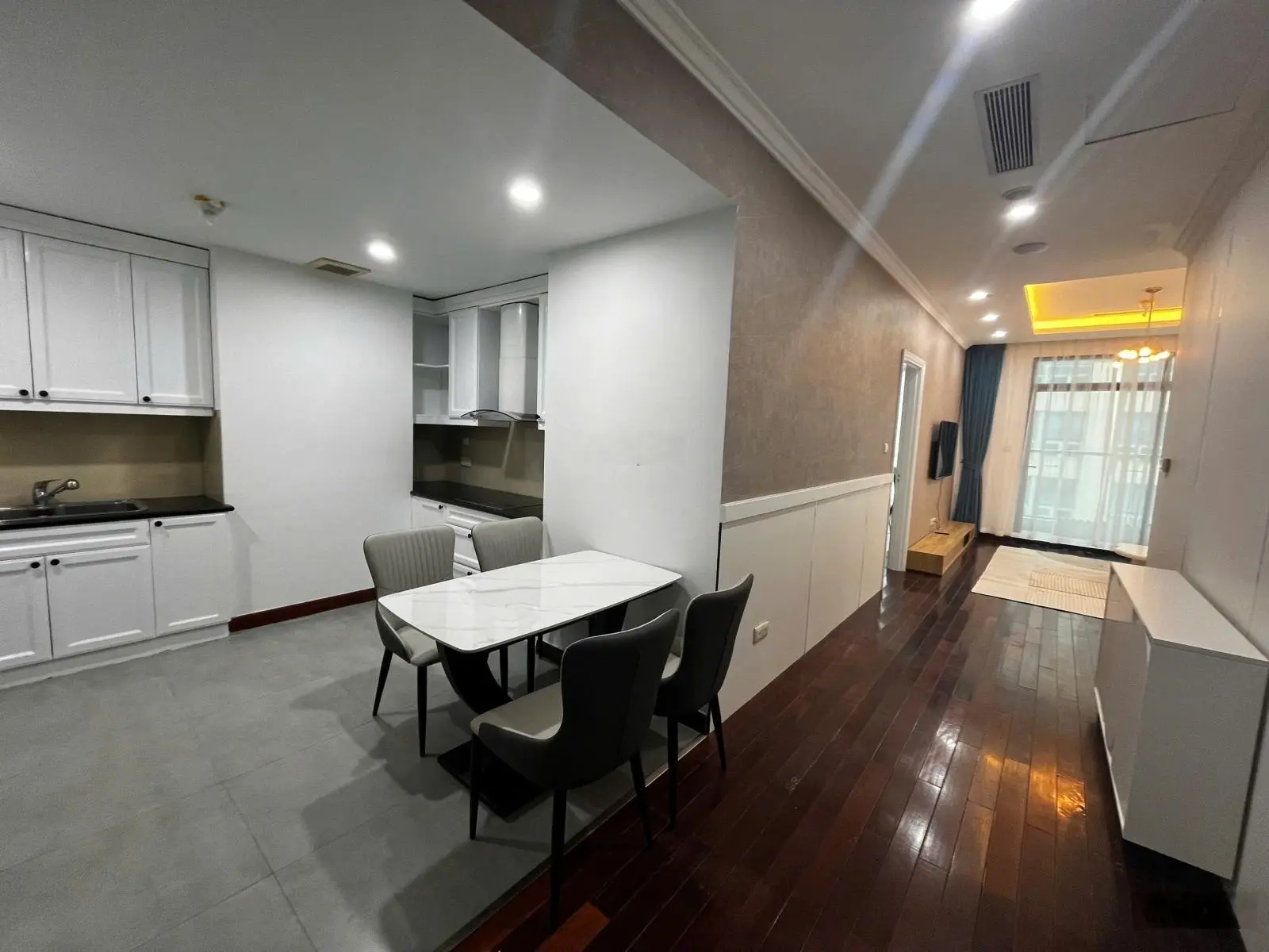 Bán căn hộ 1 phòng ngủ Vincom Bà Triệu