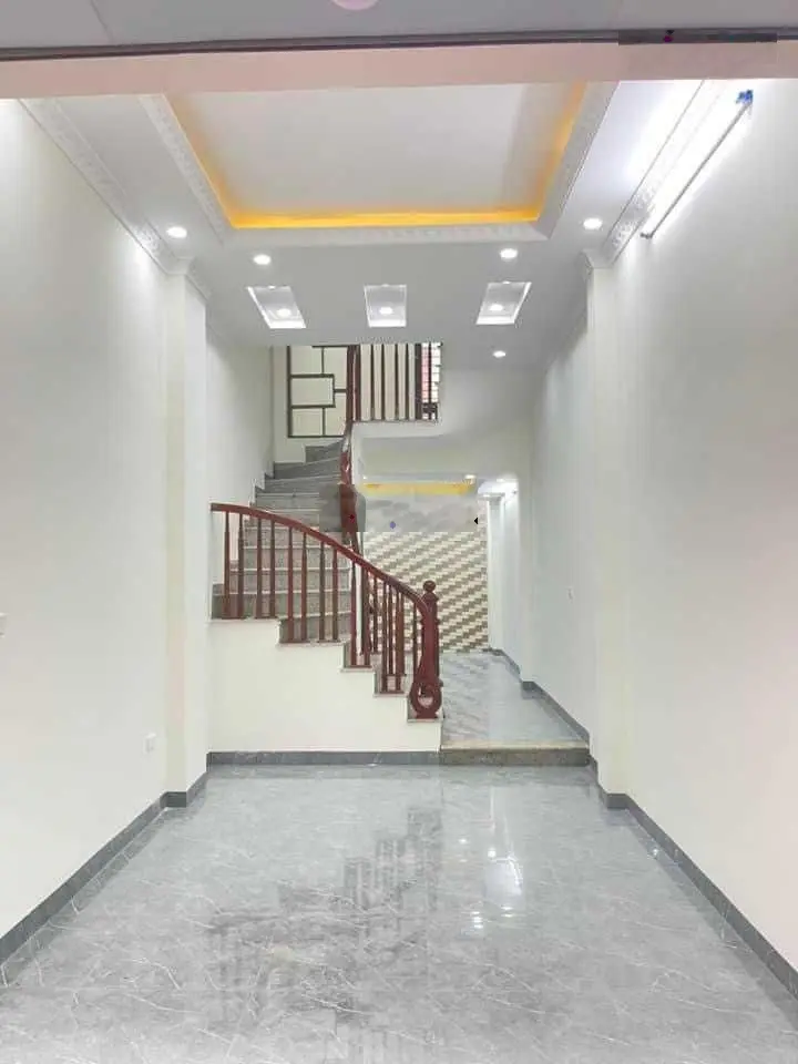 Cần bán gấp nhà Tứ Hiệp, mặt ngõ nông - ô tô đỗ cổng, chợ Tứ Hiệp, bãi xe ô tô sát nhà