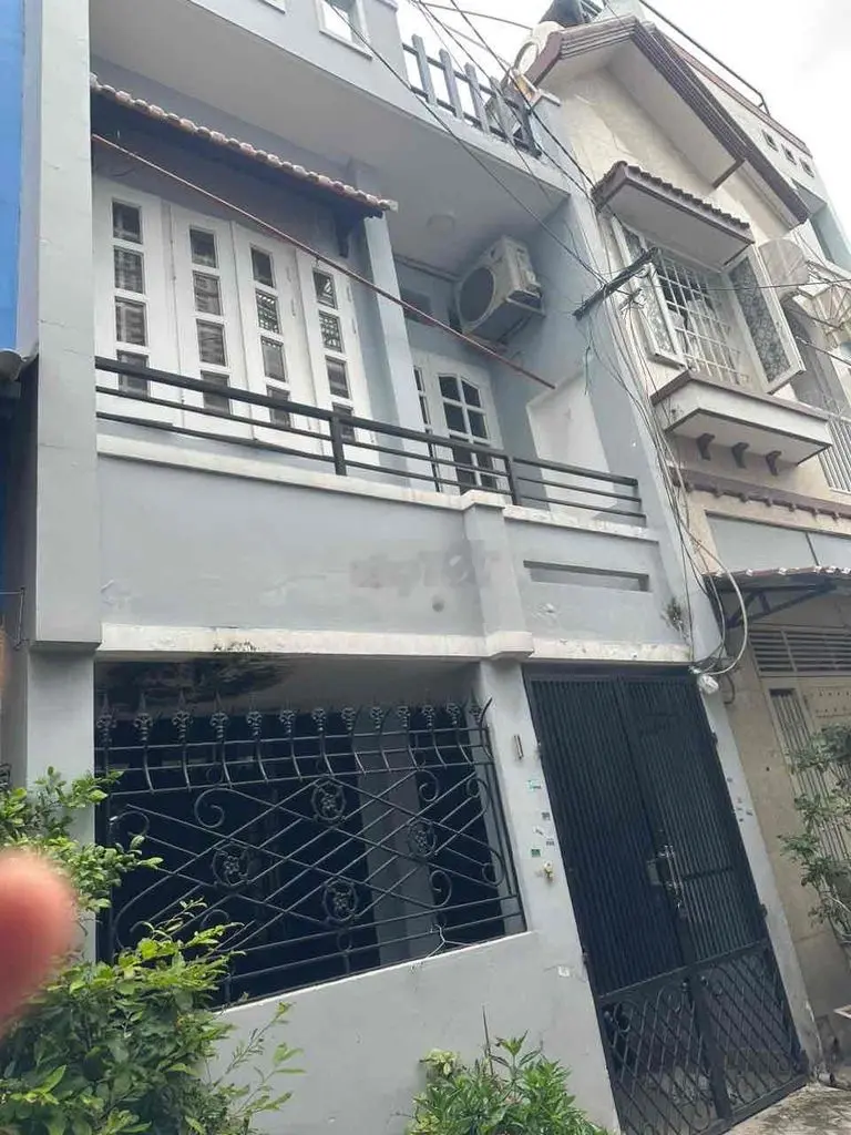 Bán gấp nhà H5m dt4x10 có 1 Lầu 4ty4 còn TL