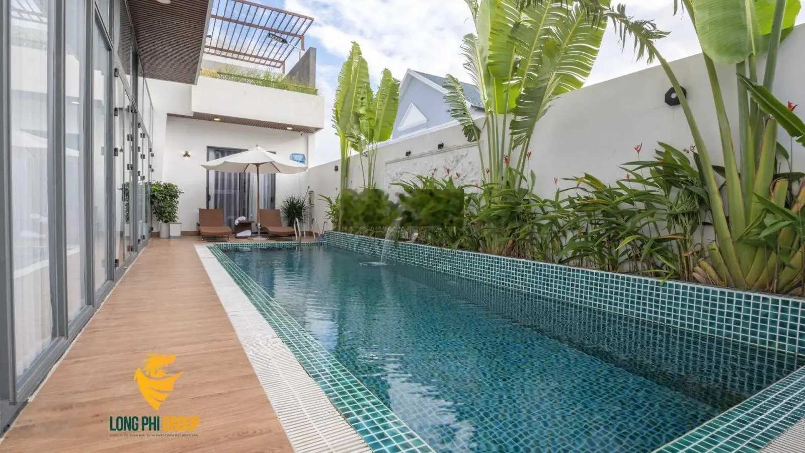 Cc bán lô vip 2 mặt tiền đường 15m5 diện tích 800m2 nằm trung tâm thị trấn núi thành. Giá 19.5 tỷ