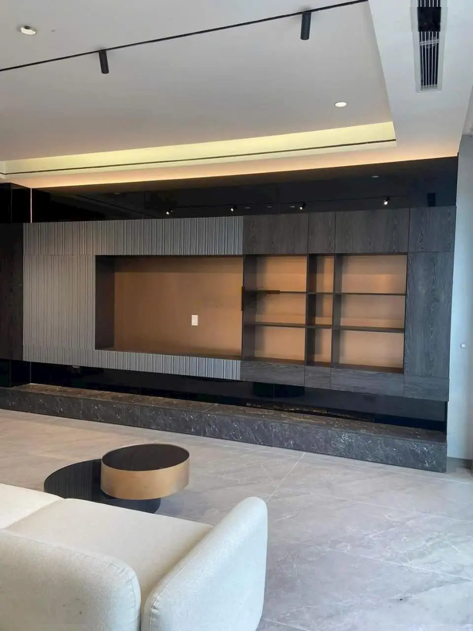 Bán nhà khu víp 918 Phúc Đồng 85m2, MT 6,5m, 5tầng giá 20tỷ phân lô vỉa hè ôtô tránh