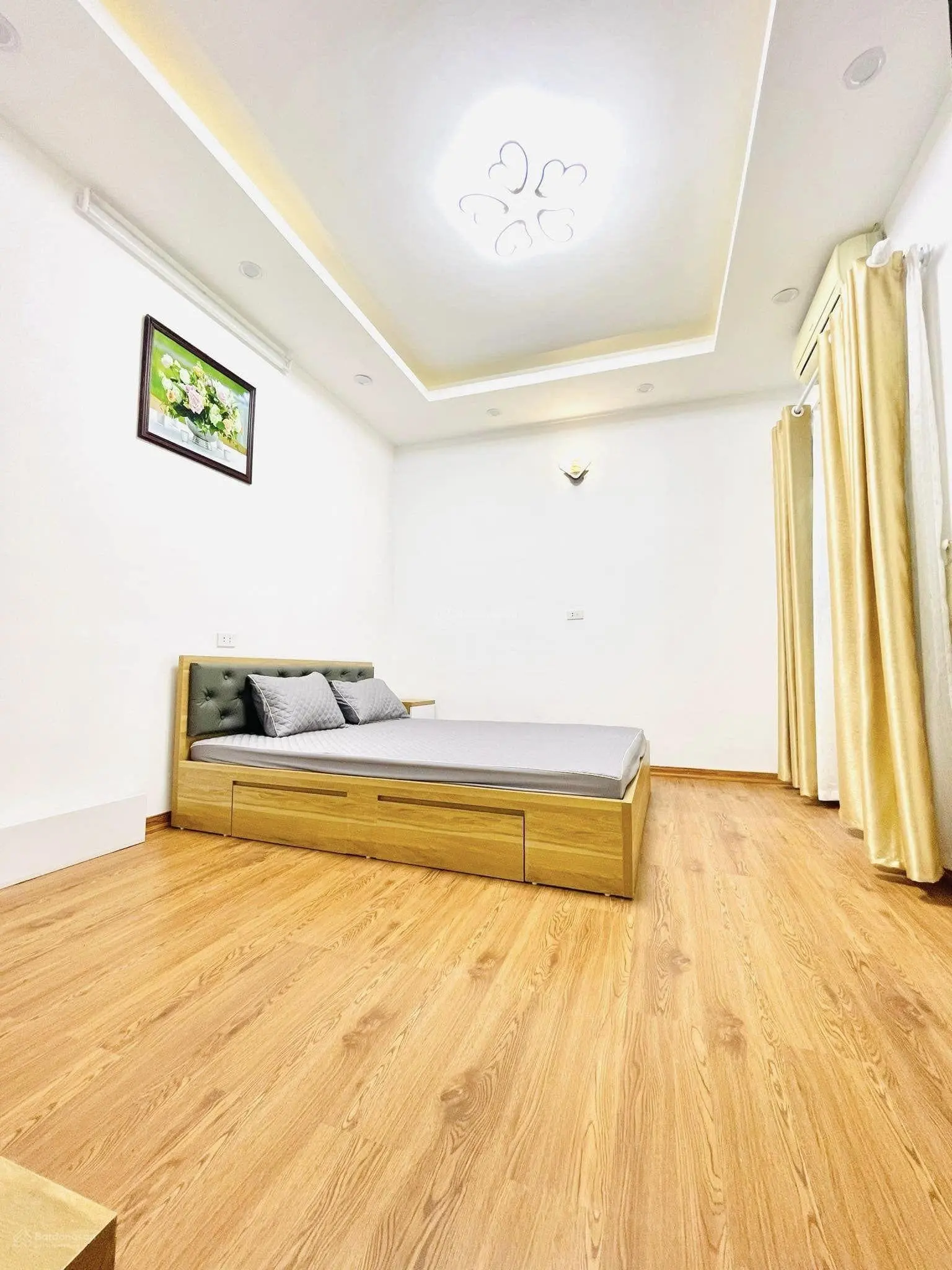 Chỉ 5.x tỷ -trần khát chân - 33m2 - 4 tầng -3 ngủ-hbt-0985826871