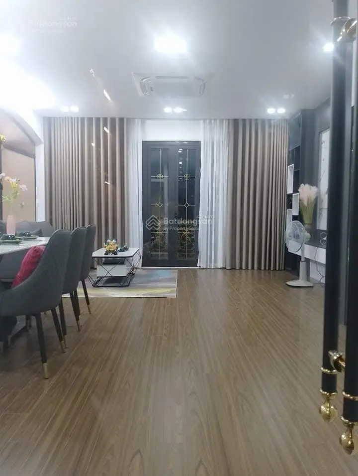 Cần bán gấp nhà mặt phố võ chí công-tây hồ-kinh doanh-68m2*7t*5m mặt tiền=19 tỷ