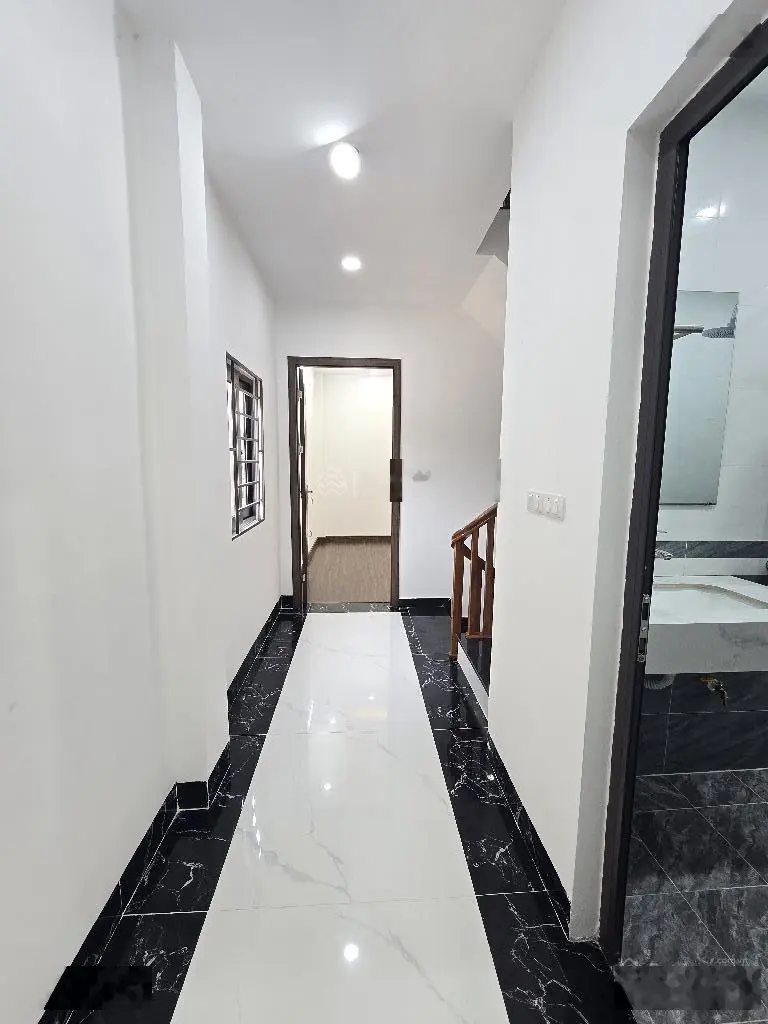 Nhà mới ở ngay, gần ngõ ô tô, lô góc, tại Liên Ninh, Thanh Trì, Hà Nội.
