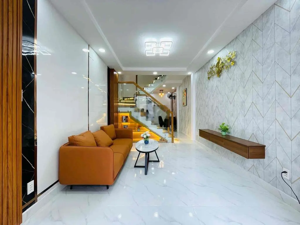 Chủ ở Tp Muốn Về Quê bán nhà hẻm Lạc Long Quân giá 3 tỷ 19 còn TL SHR