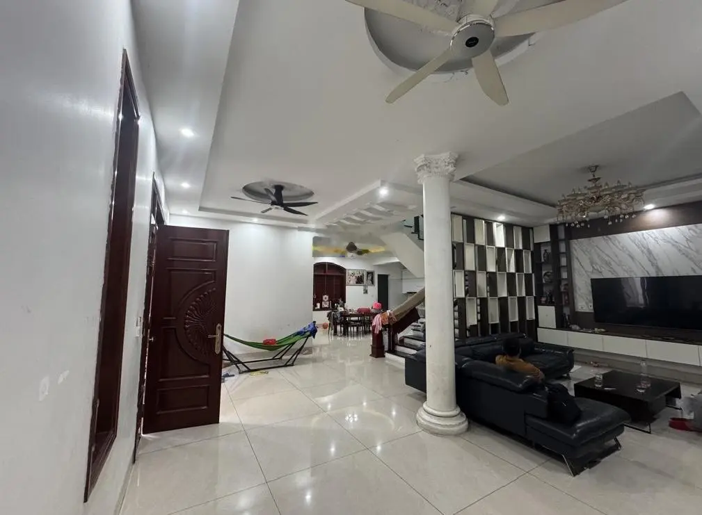 Nhà biệt thự Mạch Tràng - Cổ Loa siêu đẹp thiết kế tân cổ điển kiến trúc Pháp, 300m2