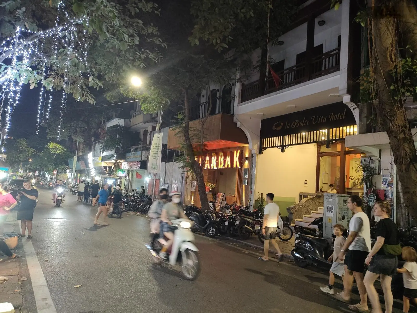 Mặt phố hàng bồ, quận hoàn kiếm, dt52m,x6 tầng mt 4,3m chỉ 45 tỉ