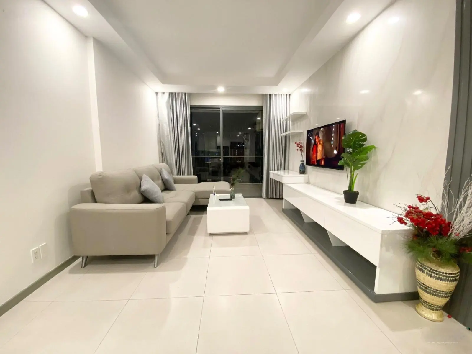 Bán gấp CHCC Horizon Tower Trần Quang Khải - Q.1, DT 102m2, 2PN giá: 5.9 tỷ, có sổ, 0961 663 ***