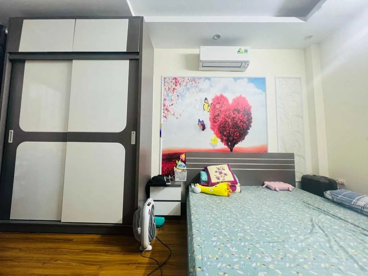 Bán nhà đẹp ngõ phố Lê Văn Hưu Quận HBT Hà Nội DT 20m 4 Tầng MT 3,5m giá 5,3Tỷ nhà vị trí trung tâm