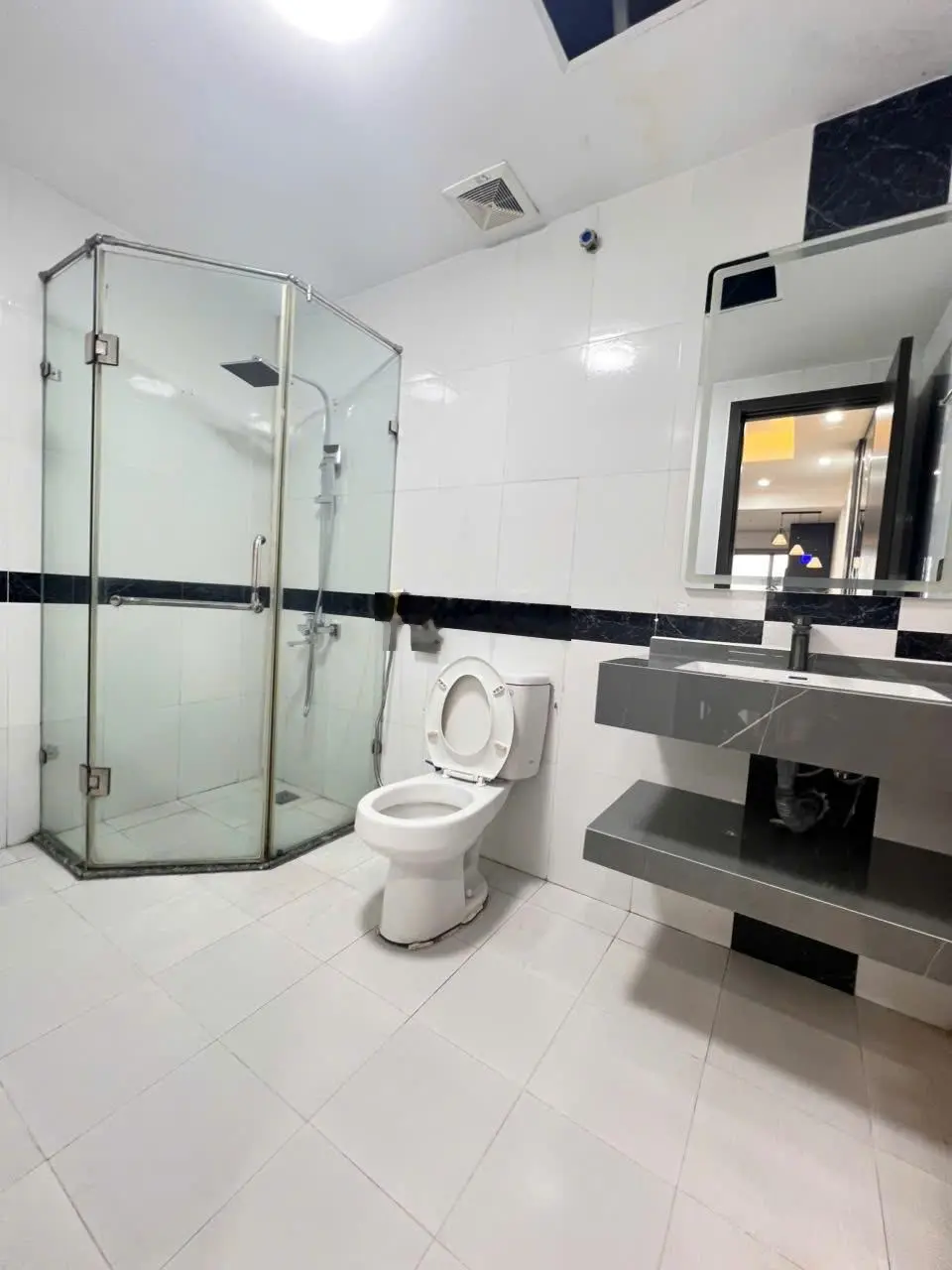 Dự án Sakura Tower 47 Vũ Trọng Phụng bán căn hộ 2Pn diện tích 77m2 BC Đông Bắc giá 3.6 tỷ