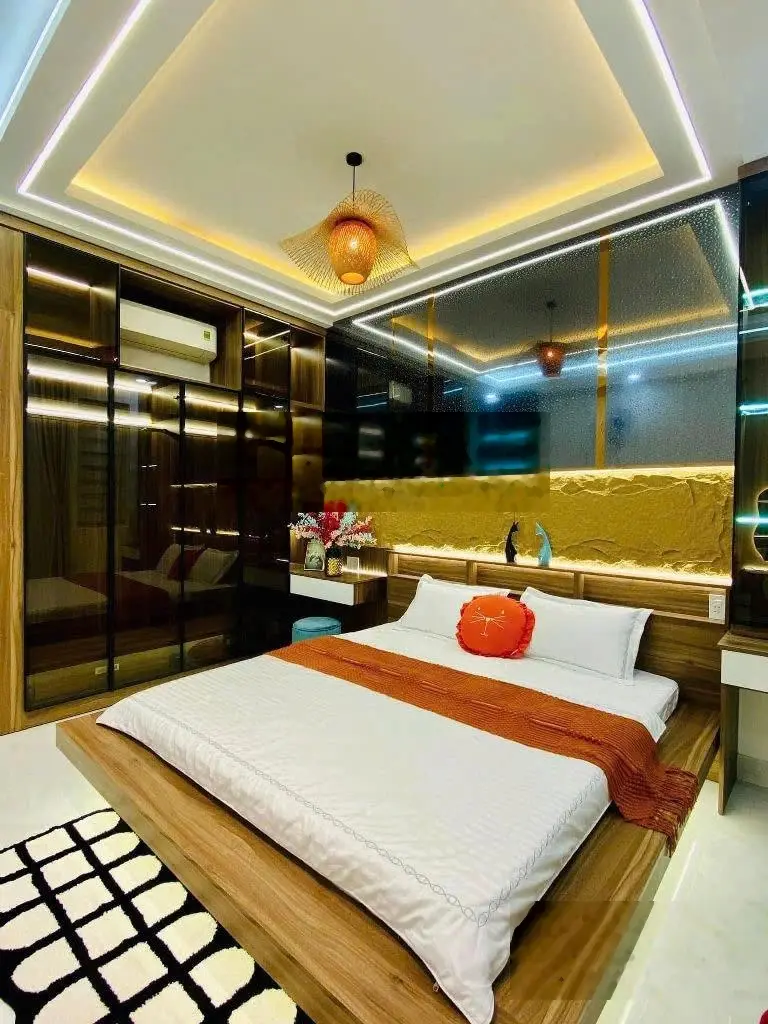 Tôi cần bán nhà mặt tiền đang cho thuê kinh doanh 31tr Thái Phiên-Q11.Gần chợ Bình Thới. Giá 3tỷ360