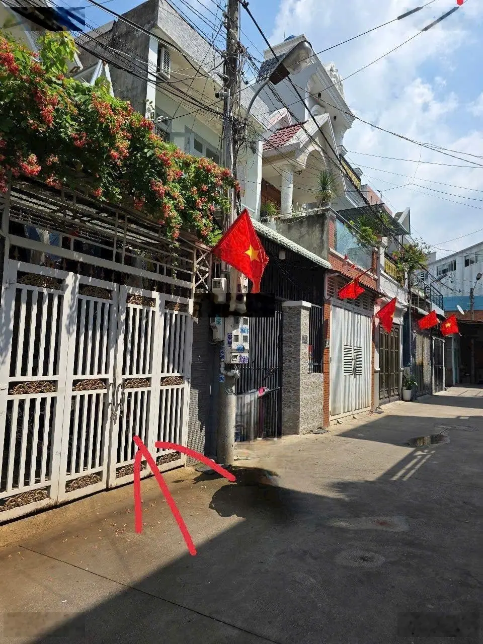 Nhà đẹp giá tốt gân trường học đông hòa, phường Đông Hòà , tp.Dĩ An , Bình Dường