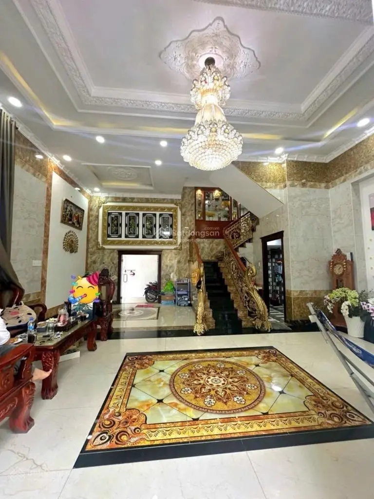 Biệt thự sang trọng kế bên aeon mail tân phú giá chỉ 12.5 tỷ, dt 7.5x14m2, 3 tầng.