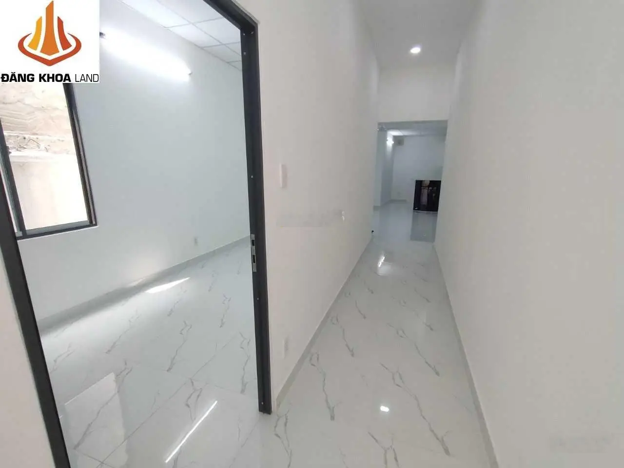 Hàng ngộp - Nhà cấp 4 DT 93m2, gần đường Hoàng Diệu 2, kế bên trường ĐH Ngân Hàng