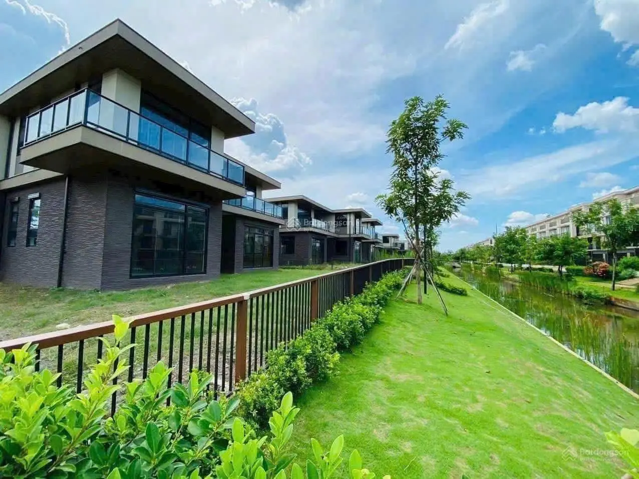 Hàng hiếm biệt thự kênh đào tại khu đô thị Waterpoint, 41,7 triệu/m2, DT: 468 m2