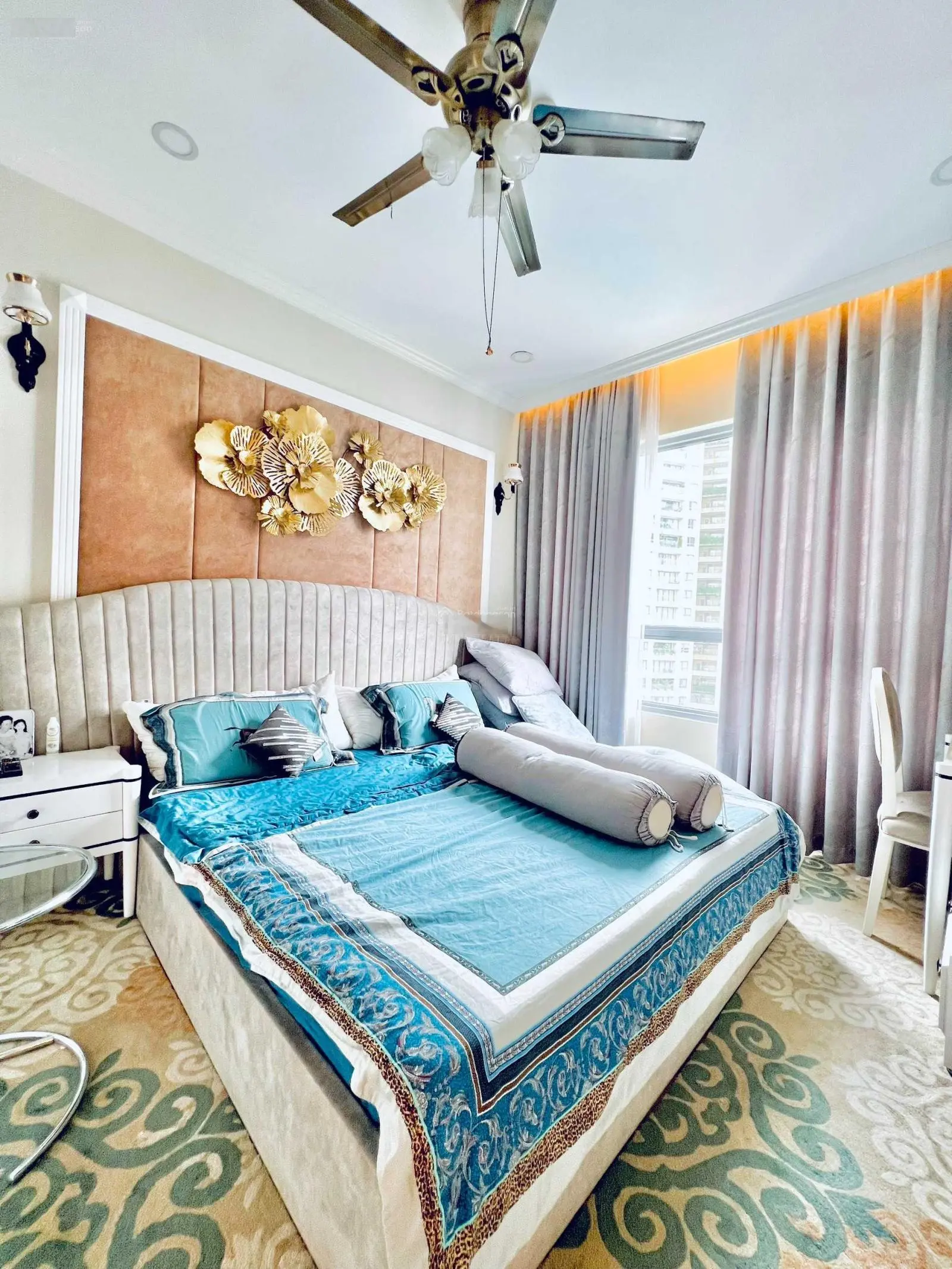 Bán gấp căn hộ 2PN full nội thất đẹp, tầng trung view hồ bơi tại Đảo Kim Cương - Diamond Island Q2