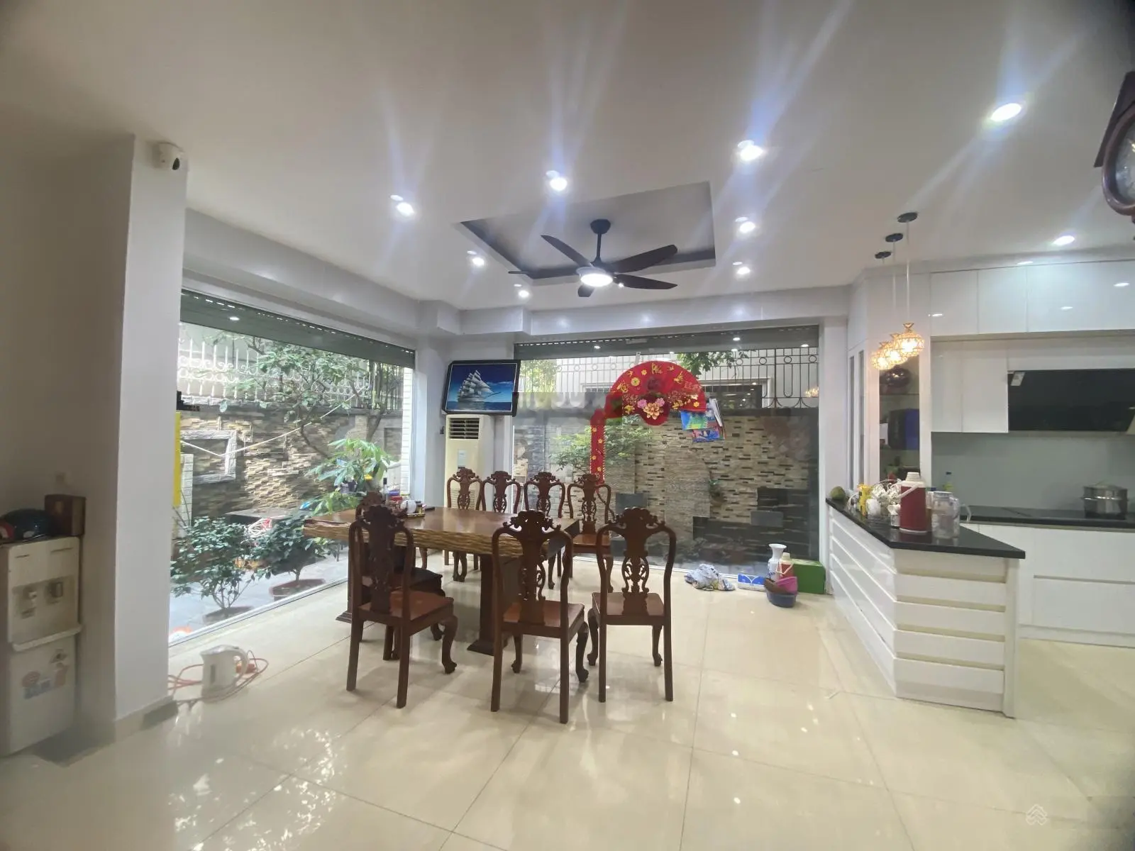 Bán gấp biệt Thự Việt Hưng 200mx4tầng - Mặt Phố ô tô tải tránh, xung quoanh 3 vườn hoa siêu thoáng