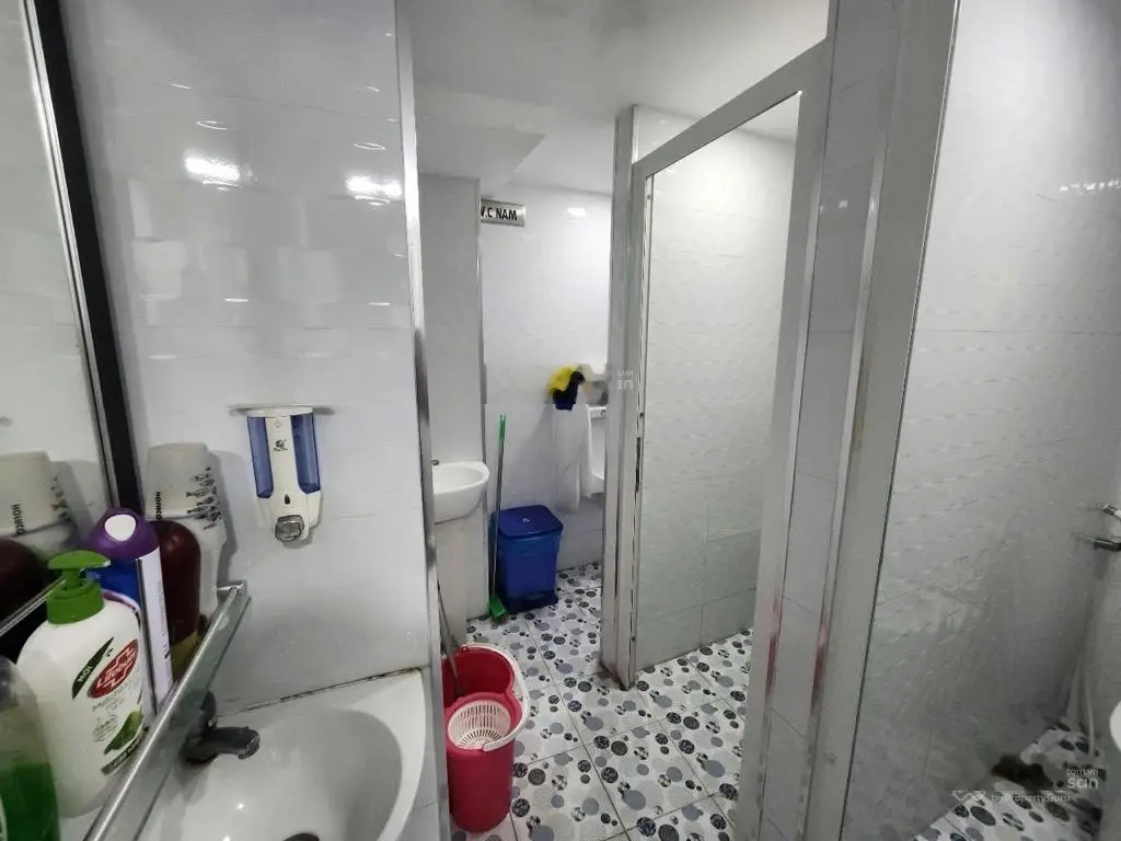 Tòa nhà công ty 5 tầng - thang máy - 135m2 - liên khu 10 - 11 - giá 13.6 tỷ