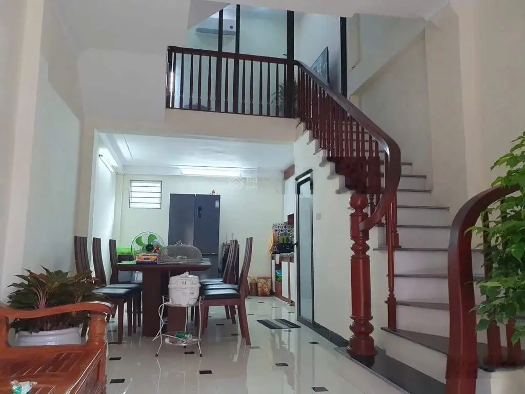 Chính chủ bán nhà 4 tầng hiện đại 35m2, giá 3.55 tỷ - ô tô đỗ cửa