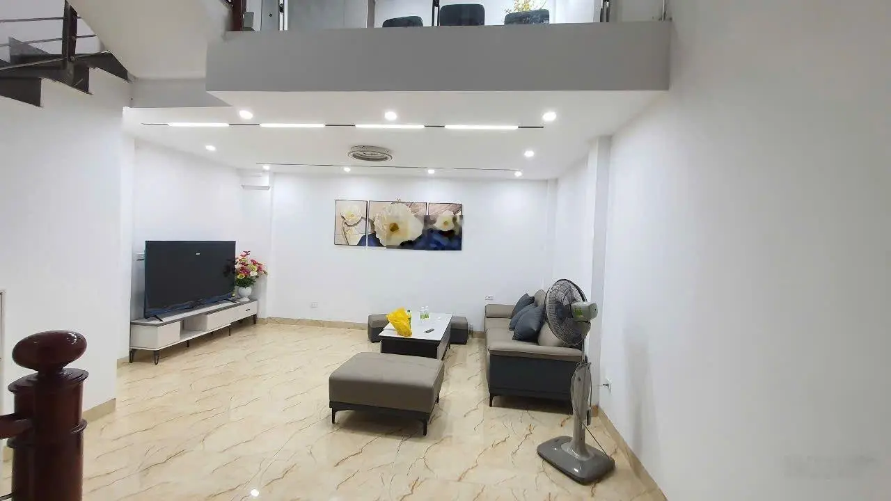 HOT... HAI BÀ TRƯNG, 32M, 5 TẦNG, NHÀ ĐẸP NỘI THẤT XIN, 30M Ô TÔ, TRƯỚC NHÀ THOÁNG SÁNG. 6,2 TỶ