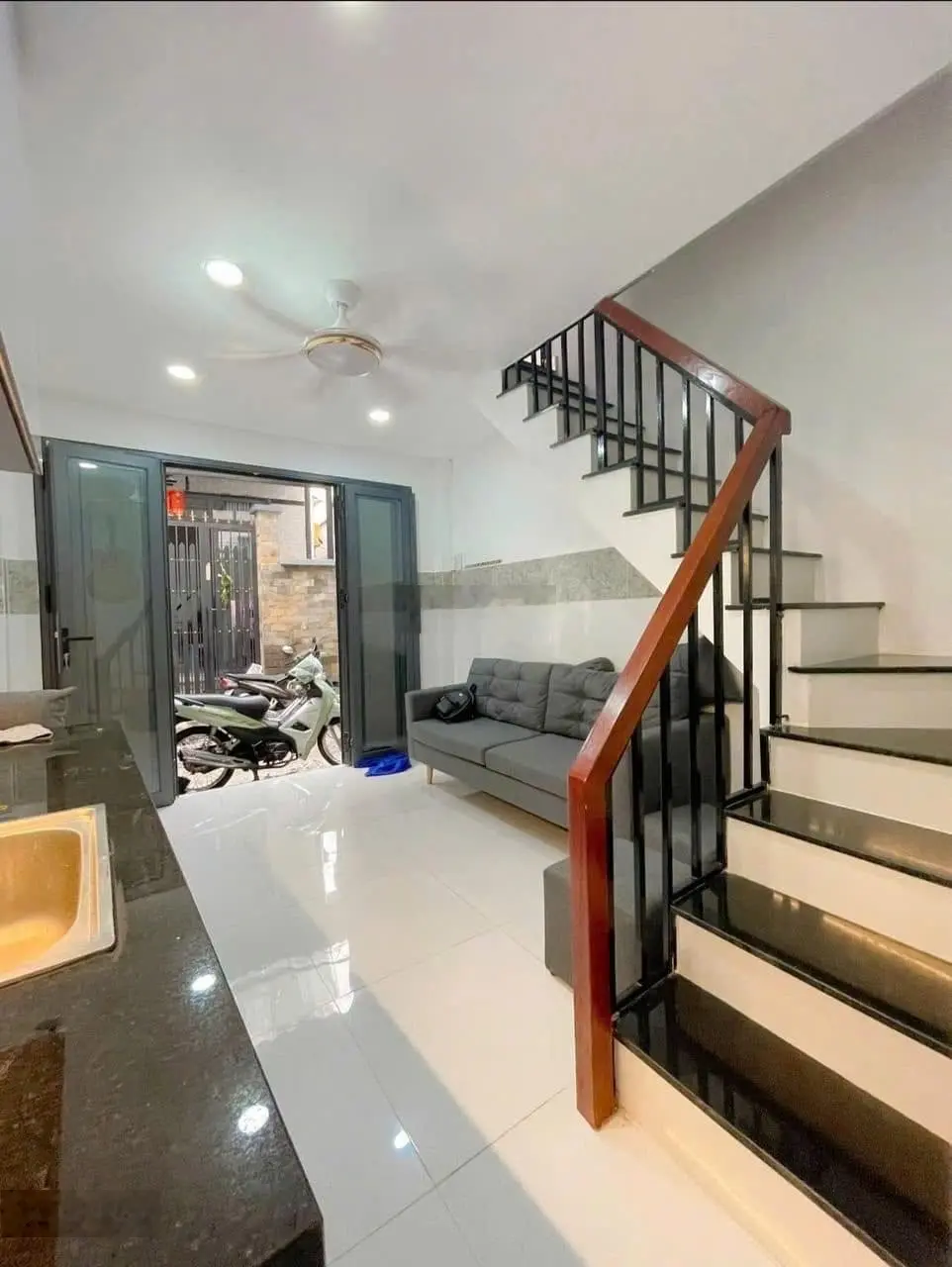 Quận 8 Tạ Quang Bửu - nhà 3 tầng ở ngay - 44,68m2 - giá 2 Tỷ 16O ( CTL ) . LH : 0902732094