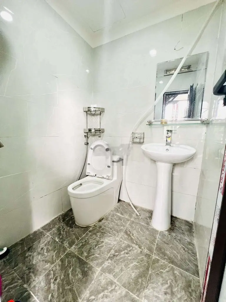 Bác Thảo cần bán Căn hộ gần Làng Quốc tế Thăng Long, DT: 57m2, 2PN.